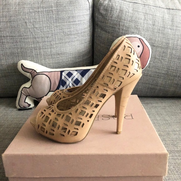 Beige sand color peep toe pumps - Picture 5 of 7